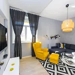 Harbour Lounge شقة *