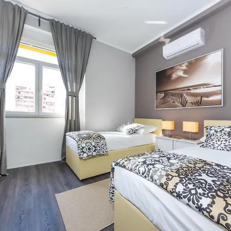 Апартаменти Harbour Lounge *