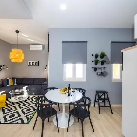 Harbour Lounge Апартаменти