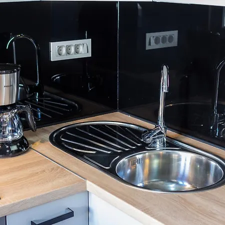 Апартаменти Harbour Lounge