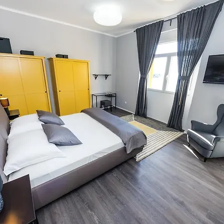 Apartment Harbour Lounge *